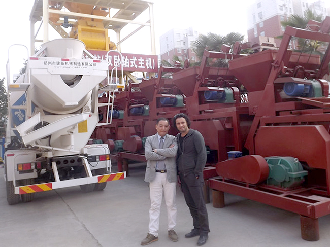 Jianxin firmó un pedido para la planta mezcladora de concreto HZS35 con clientes canadienses