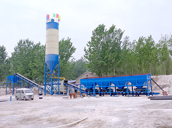 Caja de 600 toneladas / hora de estación de mezcla de suelo estabilizado en el condado de Qi, Mengzhou