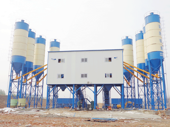 Caso de emplazamiento de la planta mezcladora de hormigón HZS120 en Nanyang, Henan