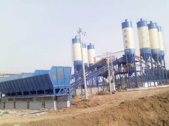 Caso de emplazamiento de la planta mezcladora de hormigón HZS120 en Nanyang, Henan